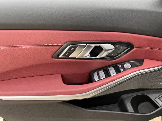 BMW 3 Series — Фото автомобиля 9