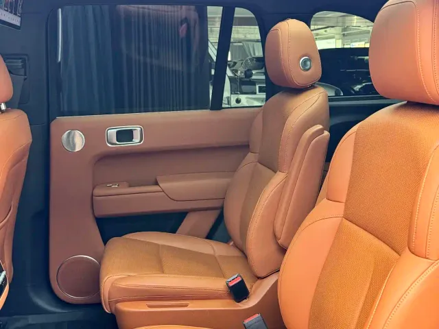 Li Auto L8 — Фото автомобиля 16