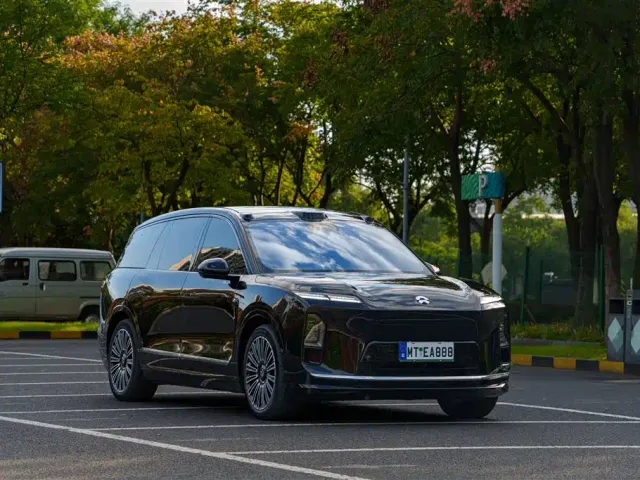 Nio ES8 — Фото автомобиля 7
