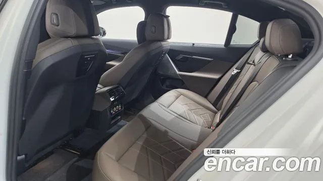 BMW i5 G60 — Фото автомобиля 26