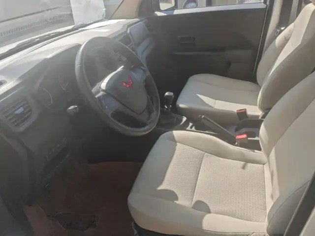 Wuling Hongguang V — Фото автомобиля 9