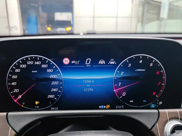 Mercedes-Benz E-Class — Фото автомобиля 11