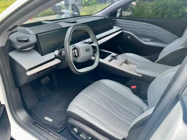 Geely Galaxy E8 — Фото автомобиля 4