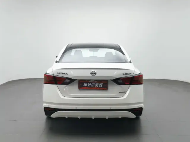 Nissan Teana — Фото автомобиля 4