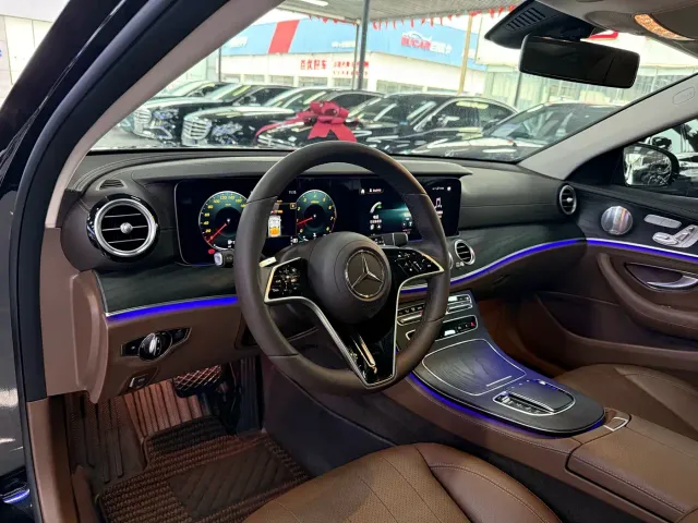 Mercedes-Benz E-Class — Фото автомобиля 7