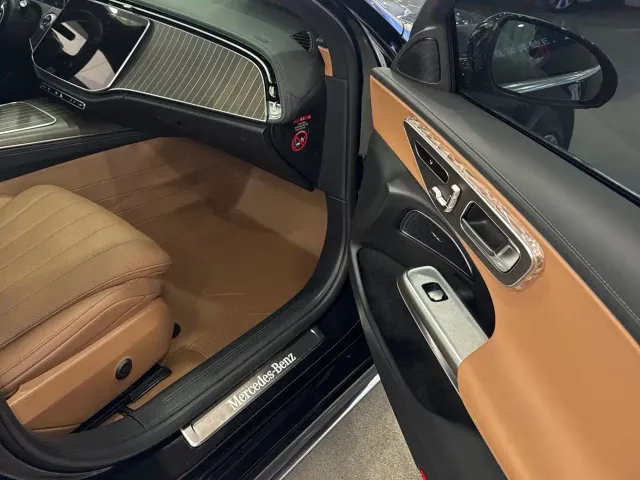 Mercedes-Benz E-Class — Фото автомобиля 14