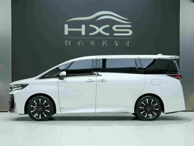 Toyota Vellfire — Фото автомобиля 3