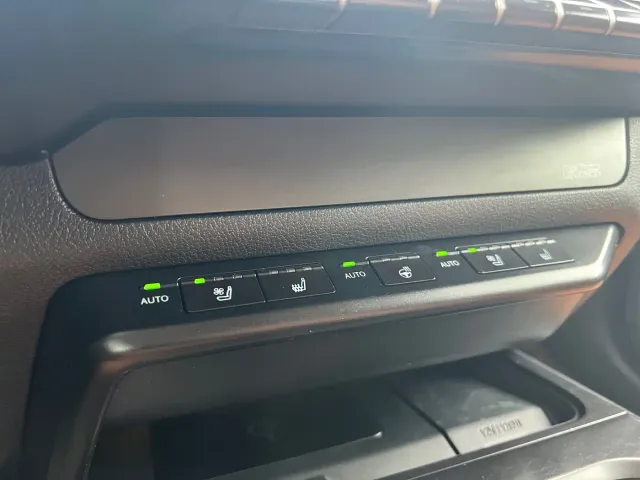 Lexus UX — Фото автомобиля 14