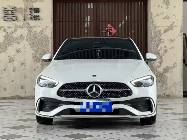 Фотография автомобиля — Mercedes-Benz C-Class