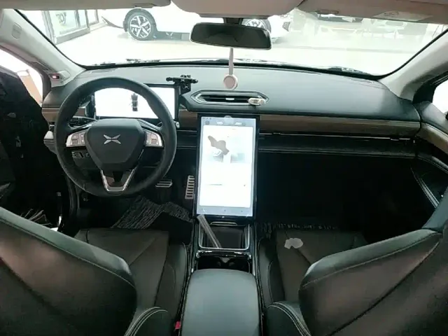 Xpeng P5 — Фото автомобиля 9