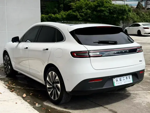 Aito M5 — Фото автомобиля 9