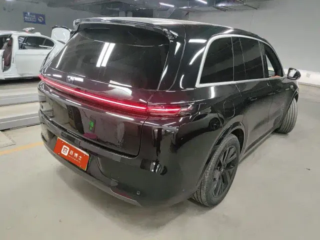 Li Auto L8 — Фото автомобиля 2