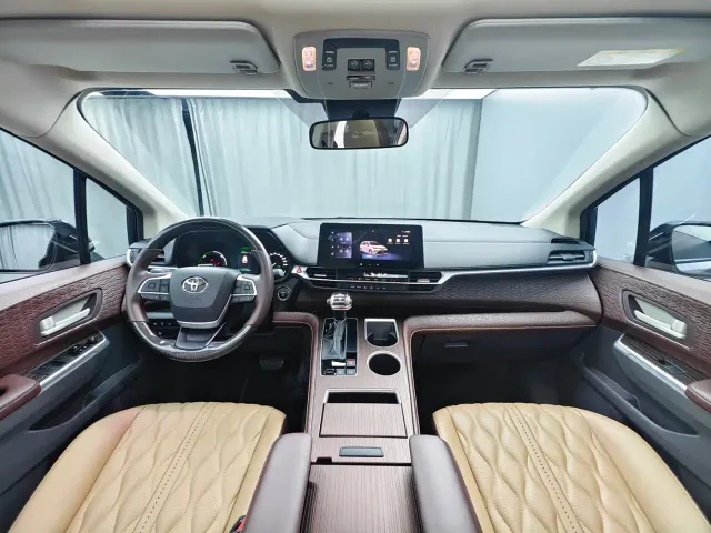 Toyota Granvia — Фото автомобиля 13