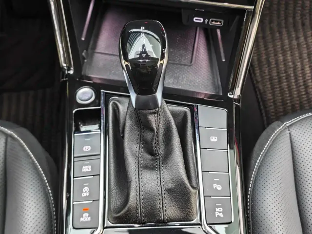 Volkswagen Passat — Фото автомобиля 15
