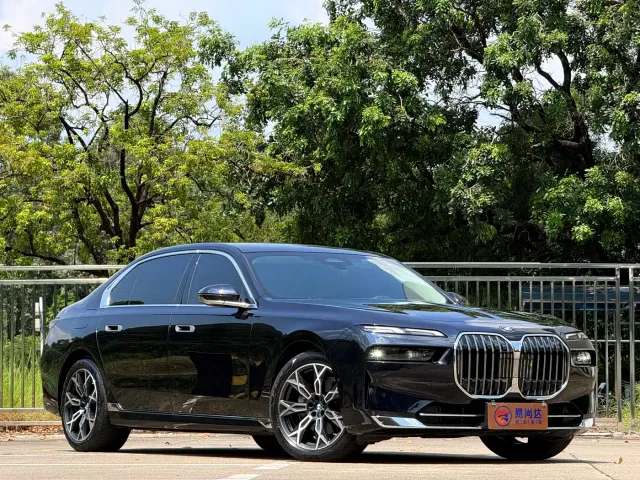 BMW 7 Series — Фото автомобиля 5