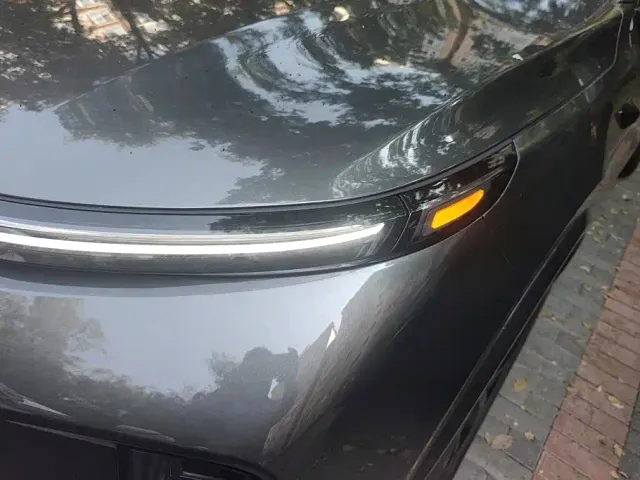 Li Auto L8 — Фото автомобиля 5