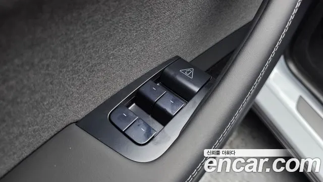 Tesla Model Y — Фото автомобиля 29