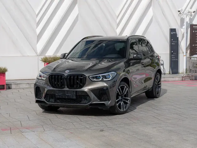 Фотография автомобиля — BMW X5 M
