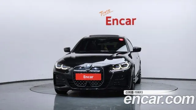 BMW i4 — Фото автомобиля 3