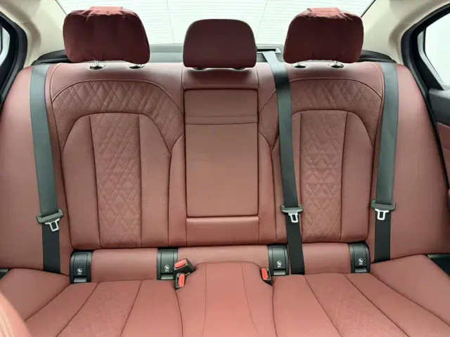 BMW 3 Series — Фото автомобиля 19
