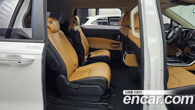 Kia Carnival 4th Gen — Фото автомобиля 17