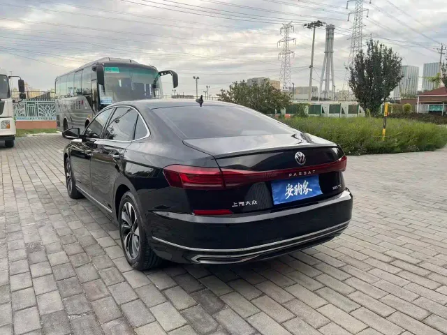 Volkswagen Passat — Фото автомобиля 6