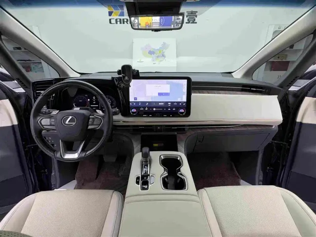 Lexus LM — Фото автомобиля 14