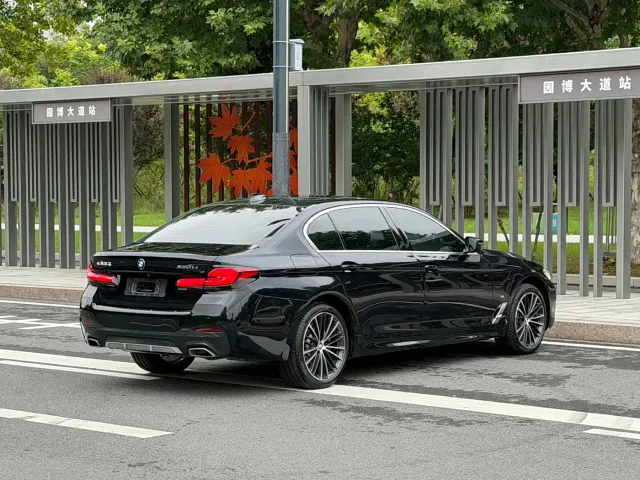 BMW 5 Series — Фото автомобиля 7
