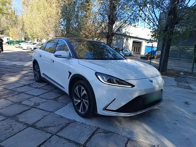 Arcfox Alpha S — Фото автомобиля 3