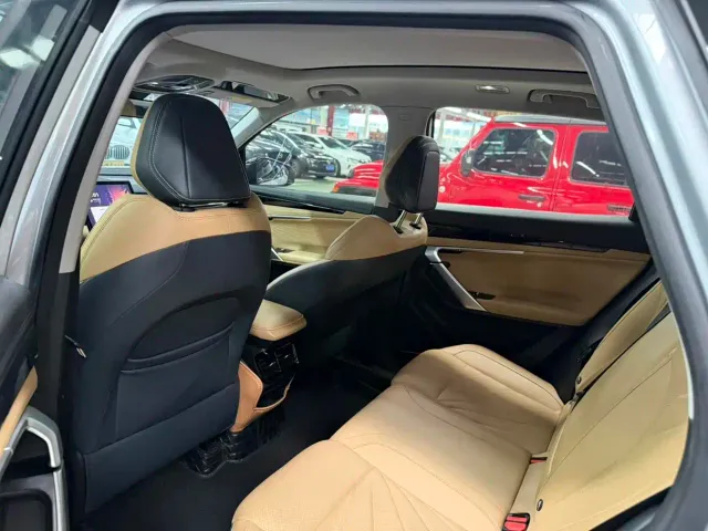 Geely Boyue L — Фото автомобиля 12