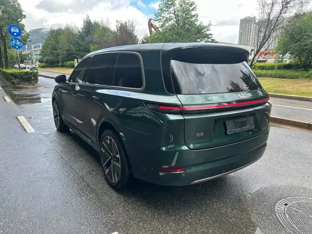 Li Auto L9 — Фото автомобиля 4