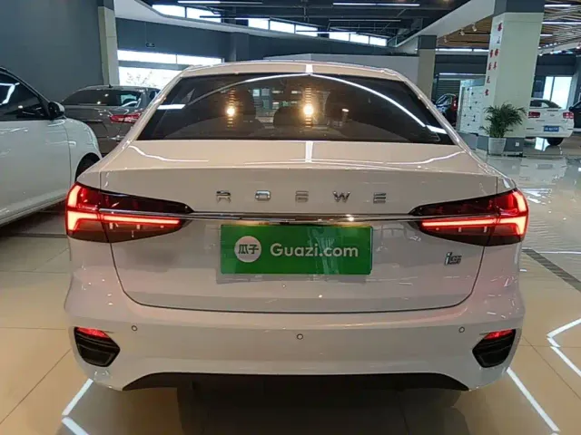 Roewe i5 — Фото автомобиля 5
