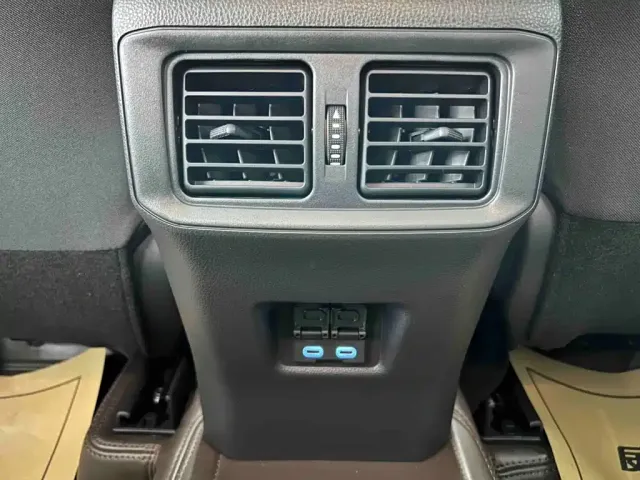 Toyota RAV4 Rongfang 2022 Hybrid 2.5L E-CVT 2WD Elite Edition — Фото автомобиля 29