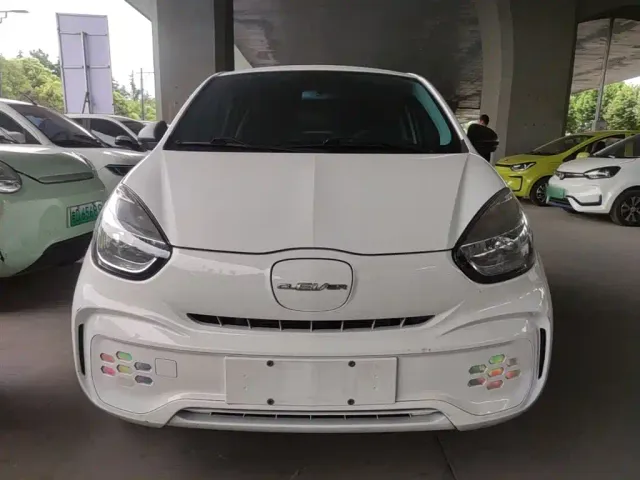 Roewe Clever — Фото автомобиля 2