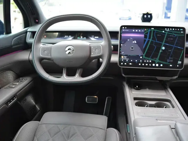 Nio ES8 — Фото автомобиля 12