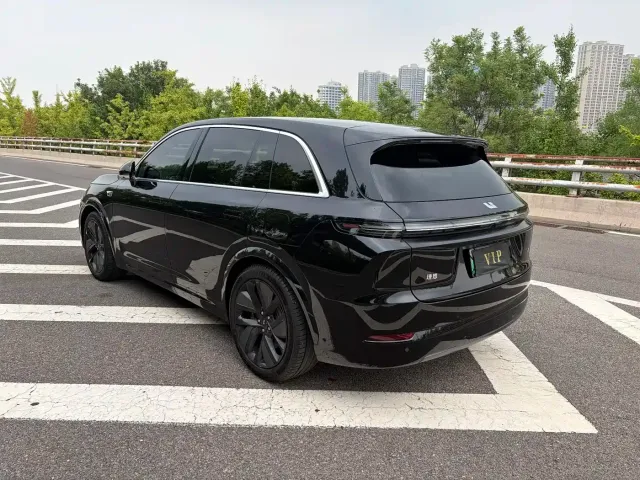 Li Auto L7 — Фото автомобиля 8