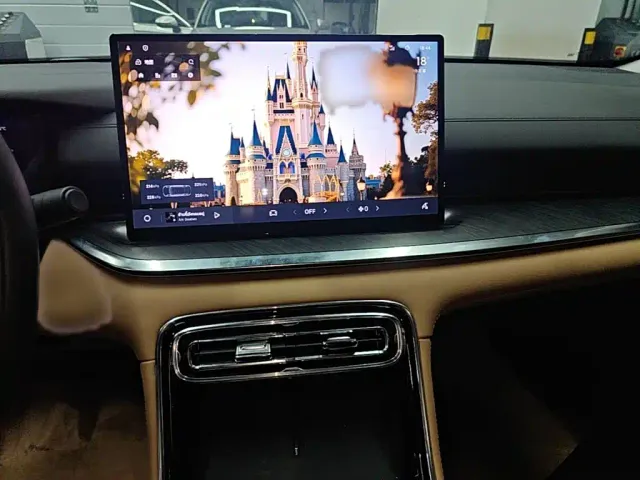 Geely Galaxy Stellar 6 — Фото автомобиля 5