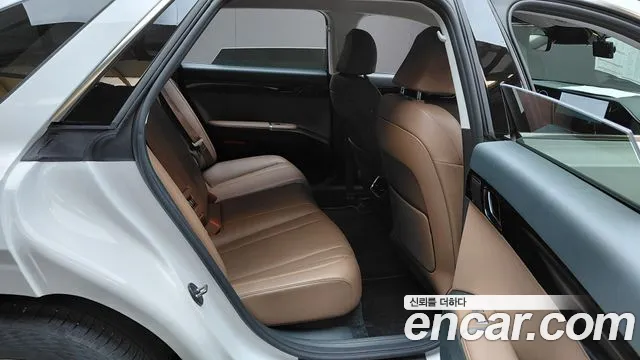Hyundai Grandeur Grandeur (GN7) 2.5 Бензин 2WD — Фото автомобиля 2