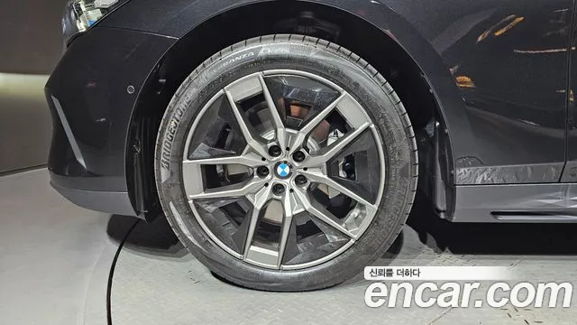 BMW 5 Series G60 — Фото автомобиля 5