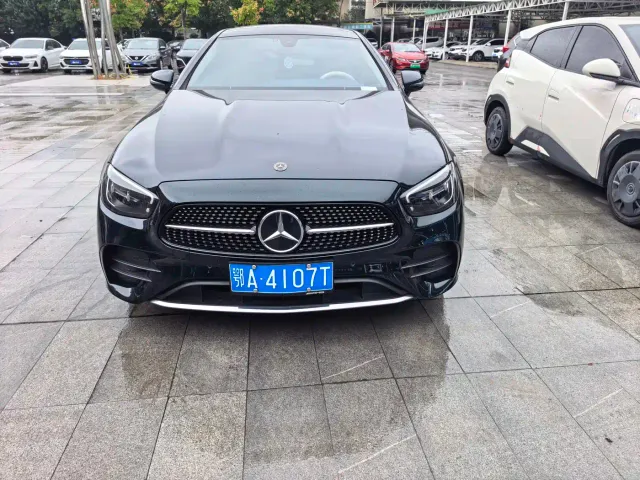 Mercedes-Benz E-Class — Фото автомобиля 2