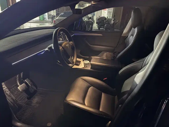 Tesla Model Y — Фото автомобиля 4