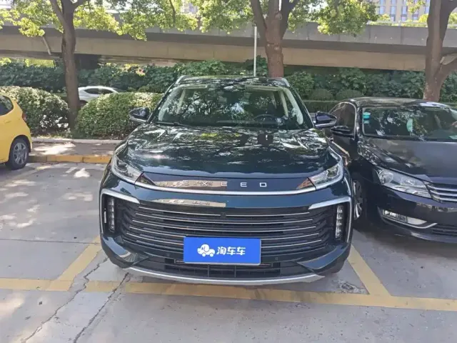 Exeed Exeed Lingyun 2024 300T 2WD Starlight Edition — Фото автомобиля 2