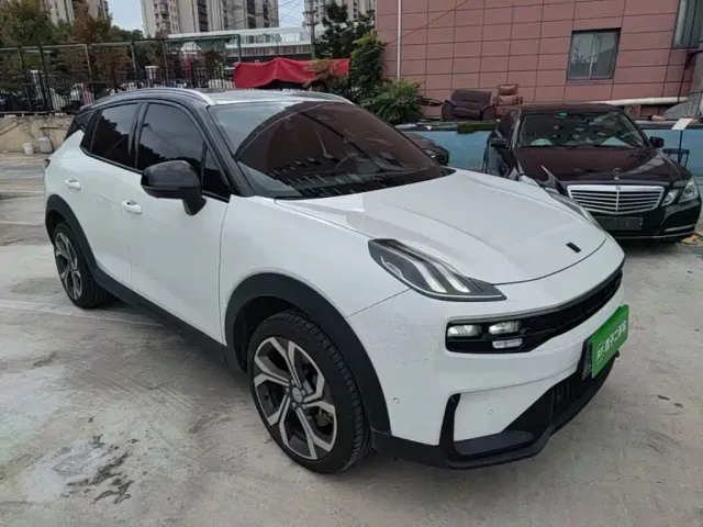 Lynk & Co 06 — Фото автомобиля 21