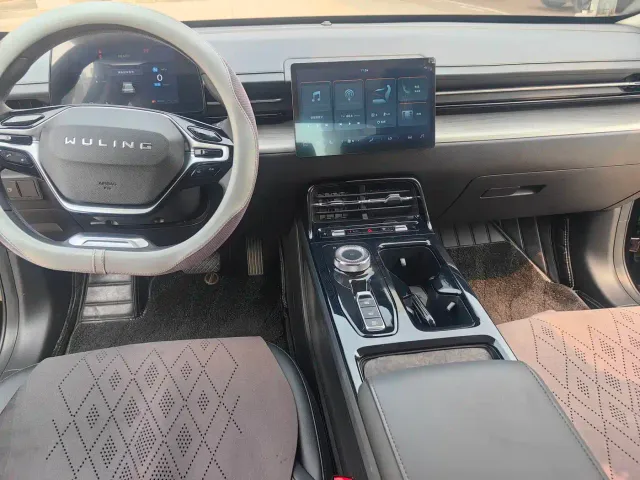 Wuling Starlight — Фото автомобиля 4