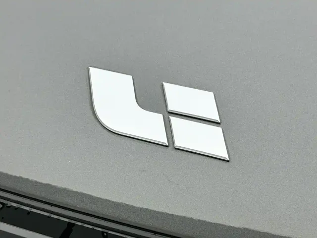 Li Auto L9 — Фото автомобиля 28
