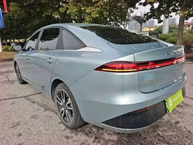 Roewe D6 — Фото автомобиля 4