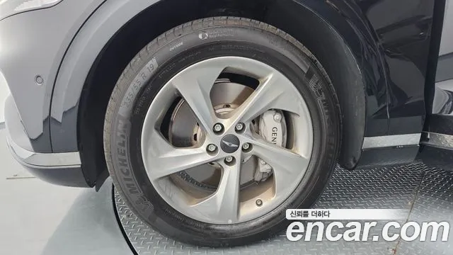 Genesis GV70 2.5T Бензин AWD — Фото автомобиля 5