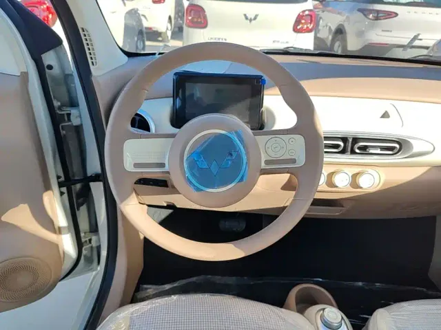 Wuling Hongguang Mini EV — Фото автомобиля 10