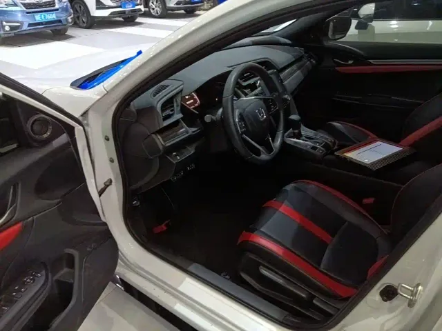 Honda Civic — Фото автомобиля 15