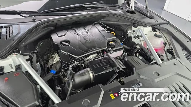 Genesis GV70 — Фото автомобиля 9
